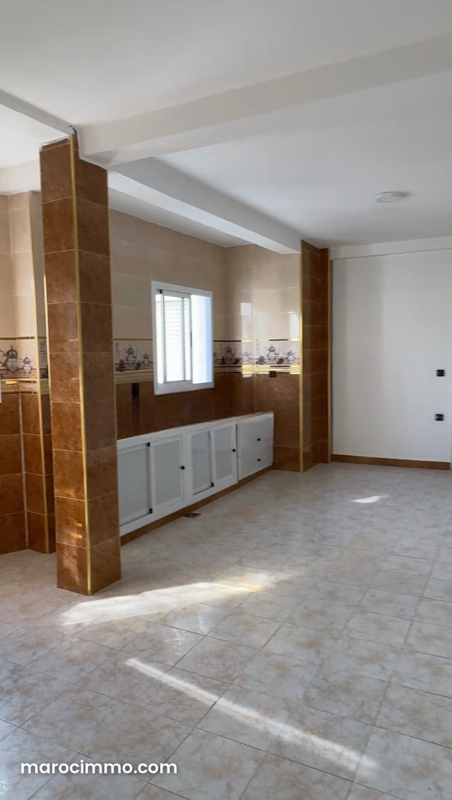 For Sale: Beautiful Apartment in Administrative Area. 218 m². Elevator and Balcony — 4