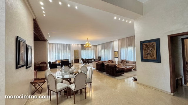 Villa à rafraîchir à vendre — 3