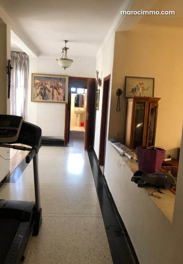 Villa de haut standing à vendre à Aviation Mabella. 3 pièces. Air conditionné et cheminée — 5