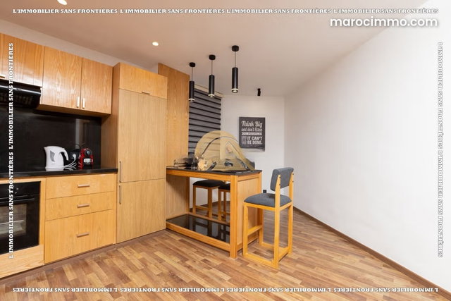 Appartement à vendre à Guéliz, Marrakech — Sol en parquet — 98 m² — 5