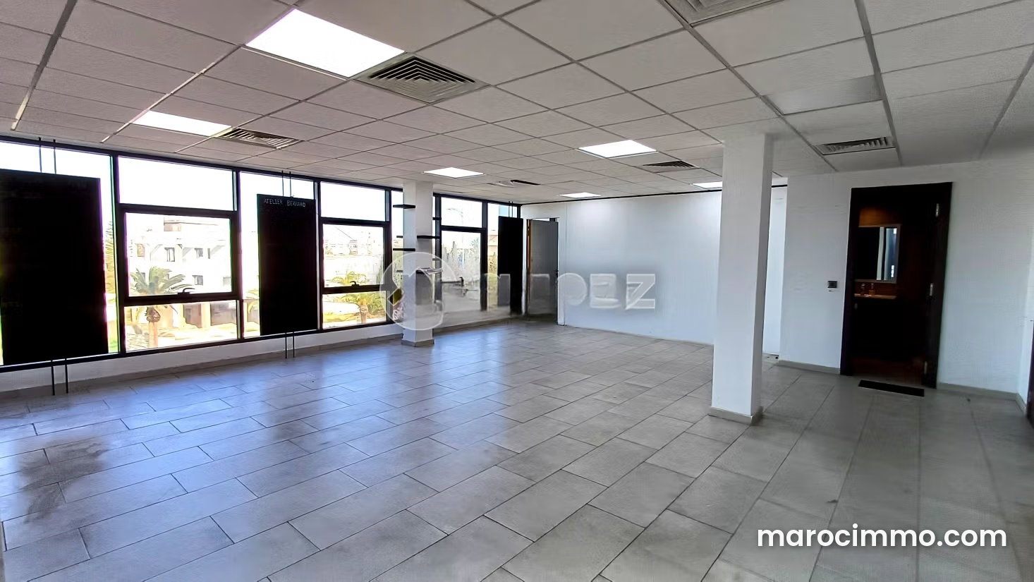 100 m² Office with Parking in Hay Salam, Mohammedia — Mohammedia