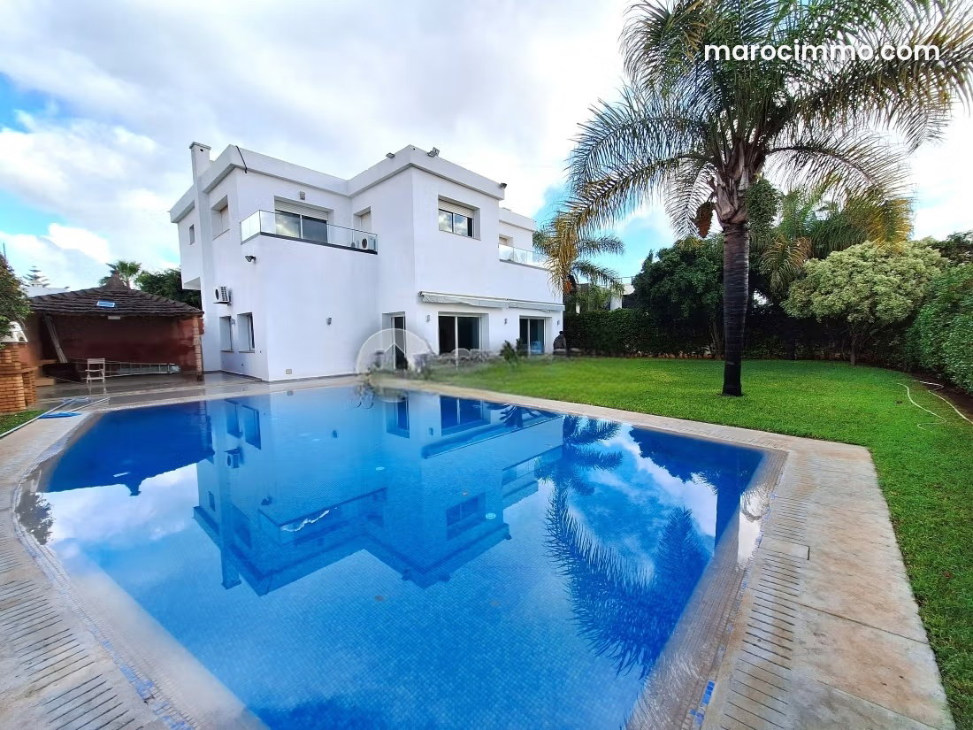 1,040 m² Villa with Pool and Garden in Dar Bouazza — Dar Bouazza