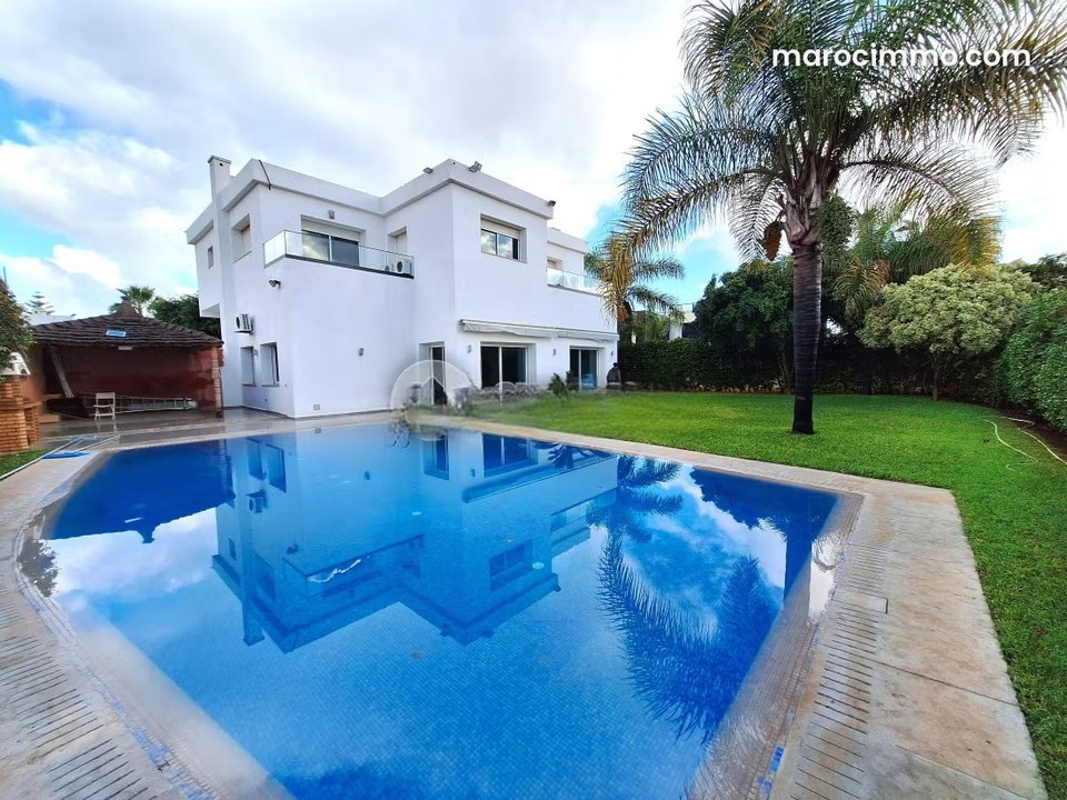 Villa à vendre 1 040 m², 6 chambres Dar Bouazza Dar Bouazza