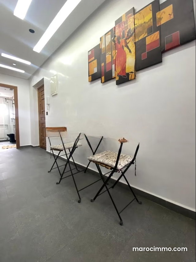 Bel appartement meublé en location à Agdal. Superficie 100 m². 2 chambres Bien meublé — 2