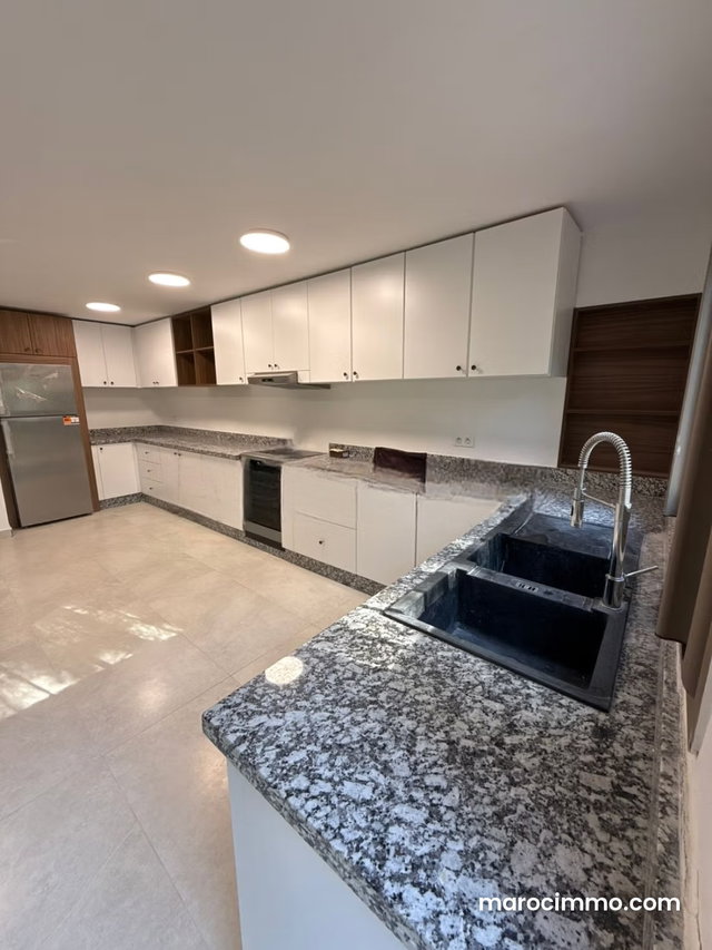 Triplex a la location vide a ain Diab 26000dh — 3