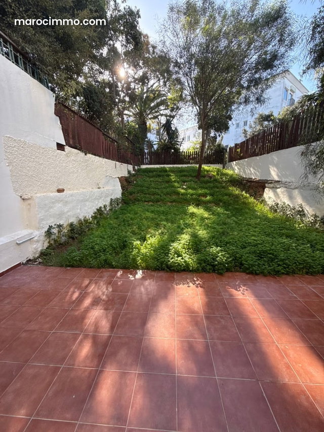 Triplex a la location vide a ain Diab 26000dh — 2