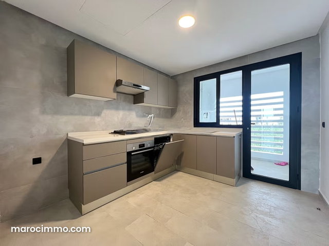 2-Bedroom Apartment for Rent in a Secure Complex with Pool in Green City — 3