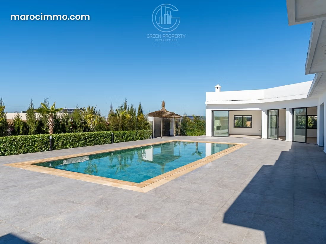 Contemporary 300 m² House with Pool and Garden, Essaouira — Essaouira