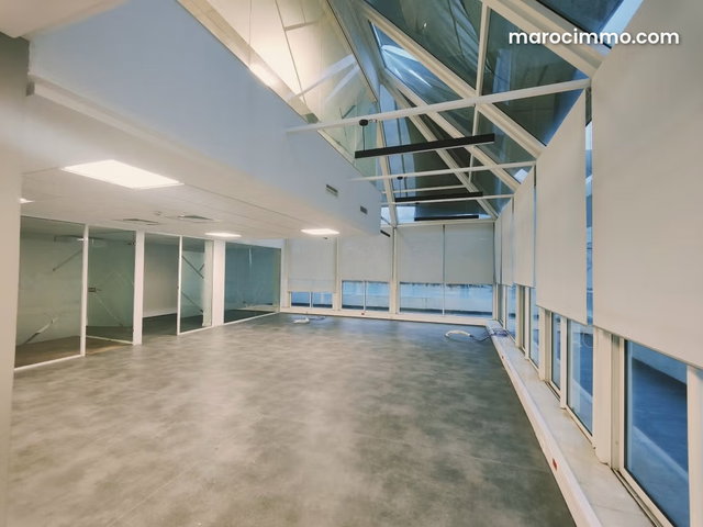 Immeuble a louer Gauthier. Surface de 932 m² — 2