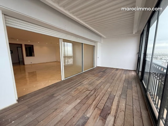 Ain Diab/renovated 3 bedroom apartment with sea view — 5