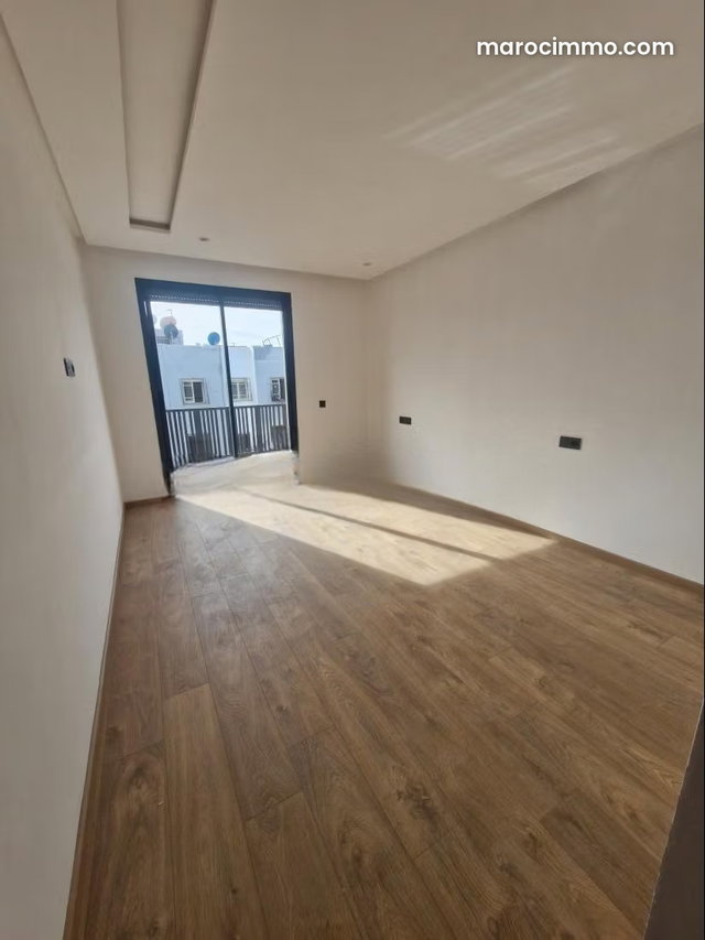 Superbe 3 chambres neuf Résidence fermé sécurisé avec jardin et piscine proche hôpital cheikh khalifa — 2