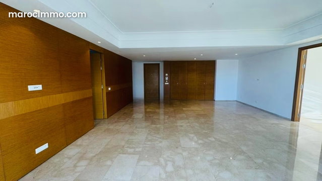Superbe appartement vide de lux à louer à cfc — 2