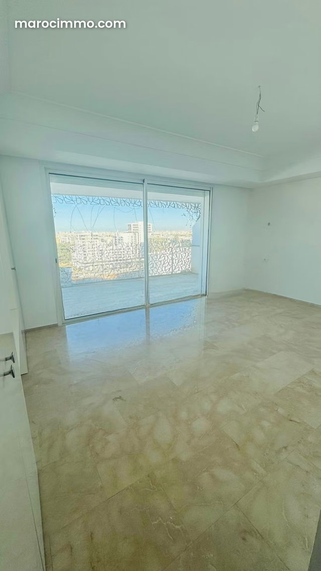 Superbe appartement vide de lux à louer à cfc — 5