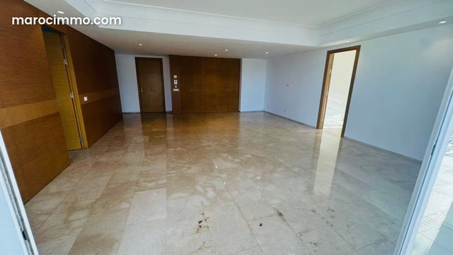 Superbe appartement vide de lux à louer à cfc — 3