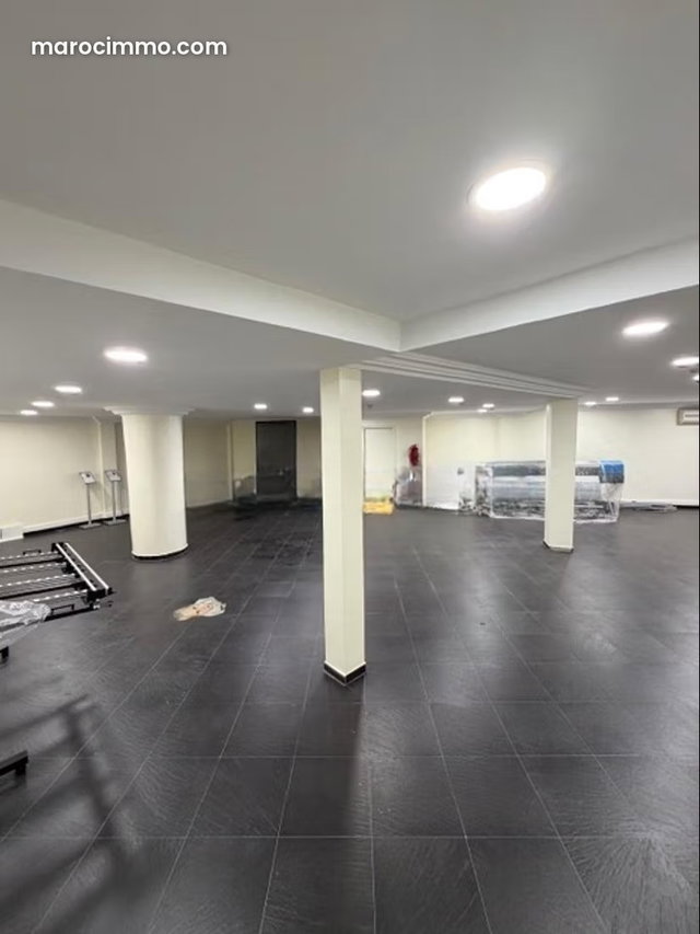 Local commercial à vendre à 2 mars — 5