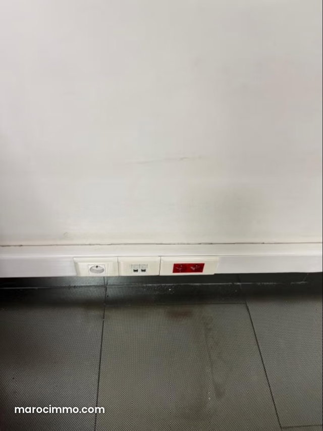 Local commercial à vendre à 2 mars — 4