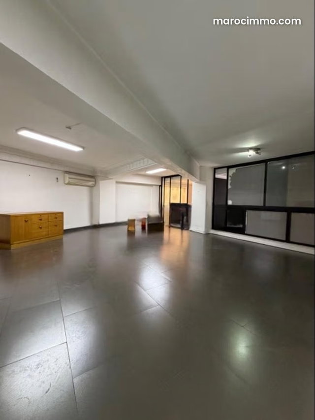 Local commercial à vendre à 2 mars — 3
