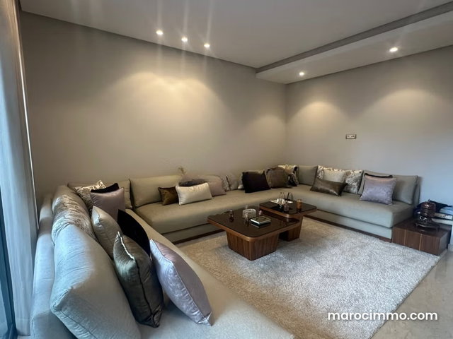 T5 Apartment of 186m² – 4 Bedrooms — 2