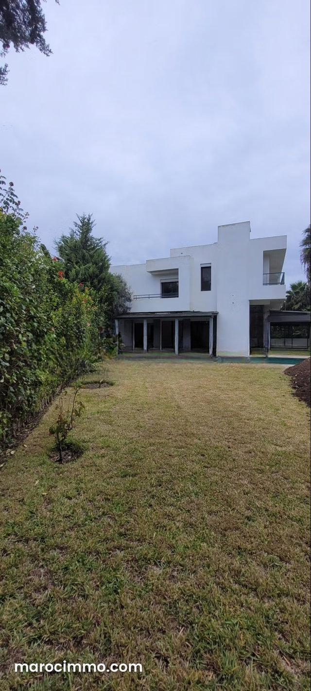 Splendide villa isolée louer vide au cœur de la Ville Verte — 2