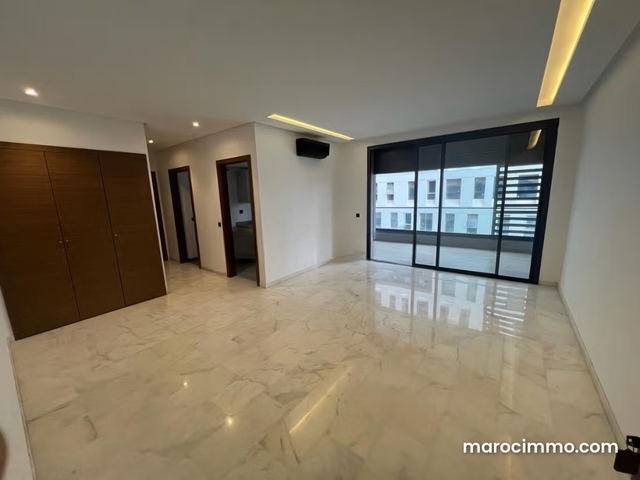 Beautiful Empty Apartment for Rent in Casablanca Finance City — Casablanca
