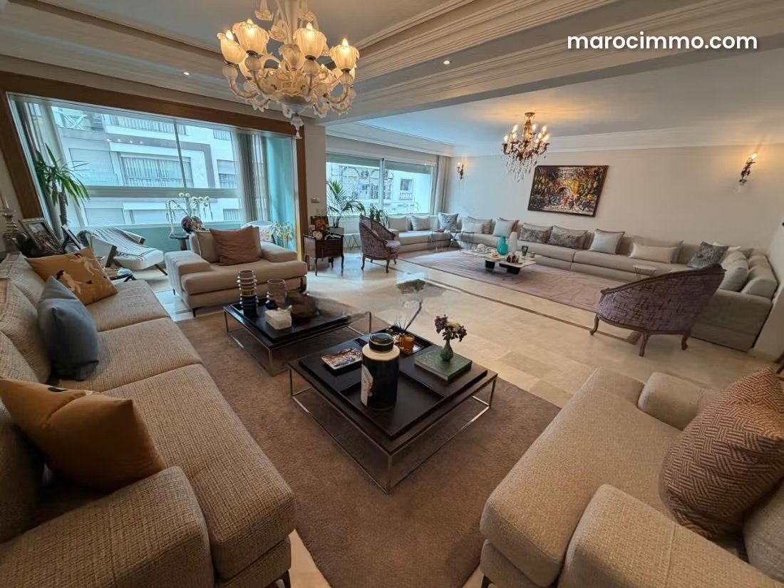 5-Room Apartment with Terrace in Racine, Casablanca — Casablanca