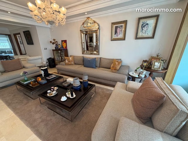 Appartement à vendre à Racine. Surface de 231 m². Avec ascenseur et terrasse — 4