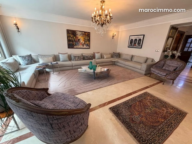 Appartement à vendre à Racine. Surface de 231 m². Avec ascenseur et terrasse — 2