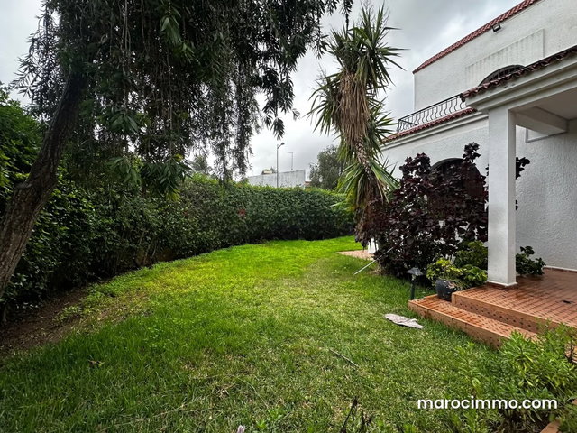 Luxurious Villa for Rent in Riyadh. 4 Comfortable Bedrooms. Garden and Terrace — 3