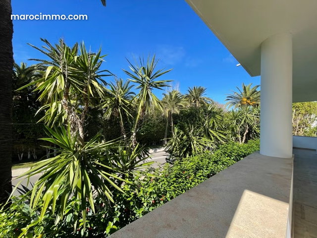 Maison de luxe à louer à Ain Diab. 5 pièces confortables. Vue sur mer et porte blindée — 4