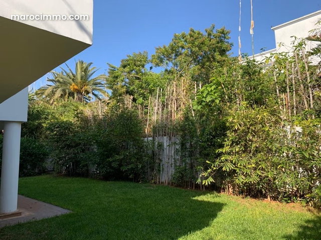 Maison de luxe à louer à Ain Diab. 5 pièces confortables. Vue sur mer et porte blindée — 5