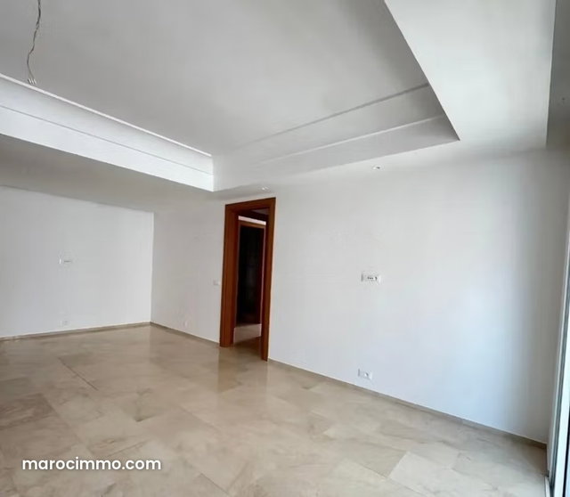 Superbe appartement à CFC vide à louer — 5
