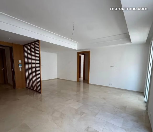 Superbe appartement à CFC vide à louer — 2