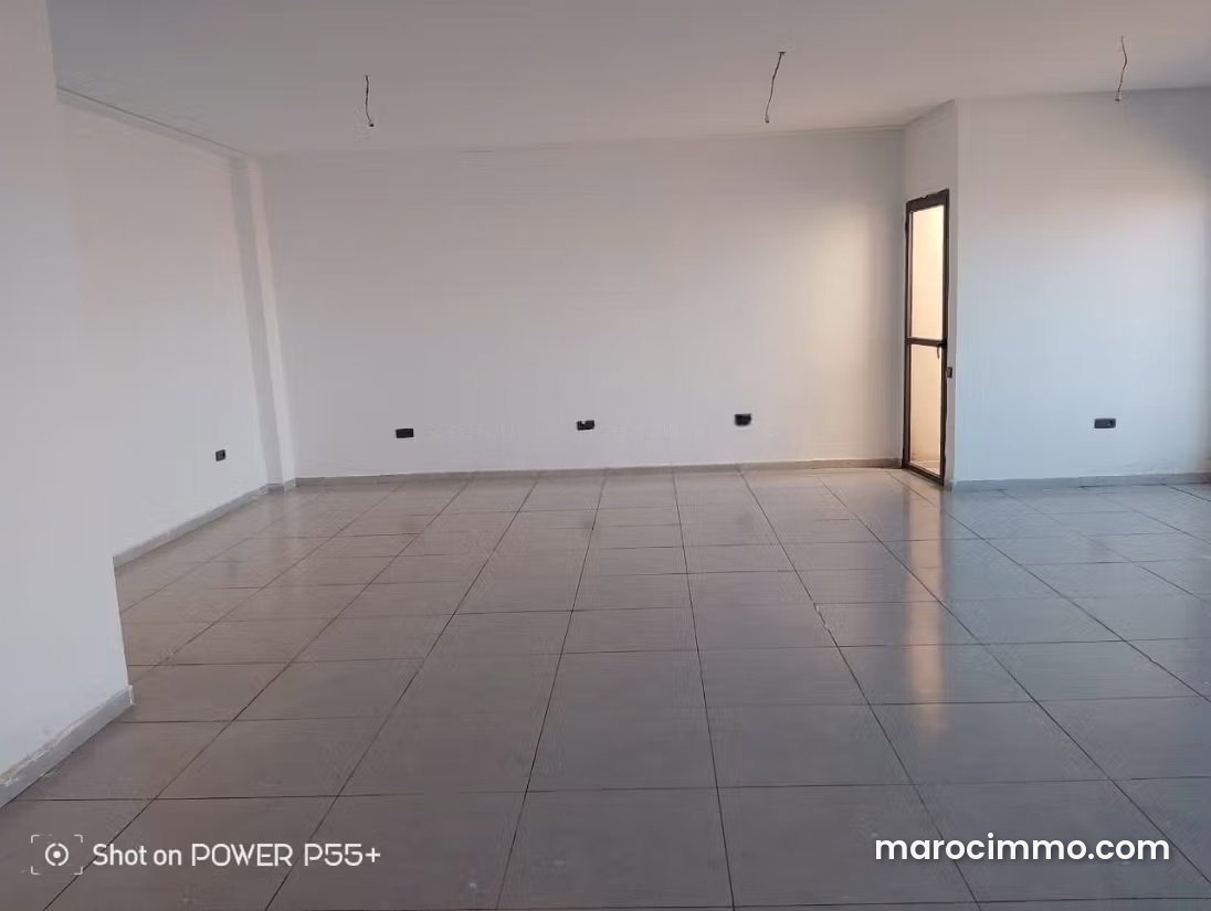 77 sqm Office with Terrace on the 5th Floor in M'Hamid, Marrakech — Marrakesh