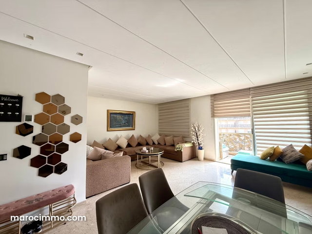 En Location Meublé: Magnifique Appartement de 2 chambres 2 Sb avec vue dégagée au CFC, Casablanca — 4