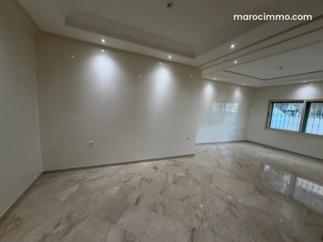 Two-Bedroom Apartment with Terrace in Palmier, Casablanca — Casablanca