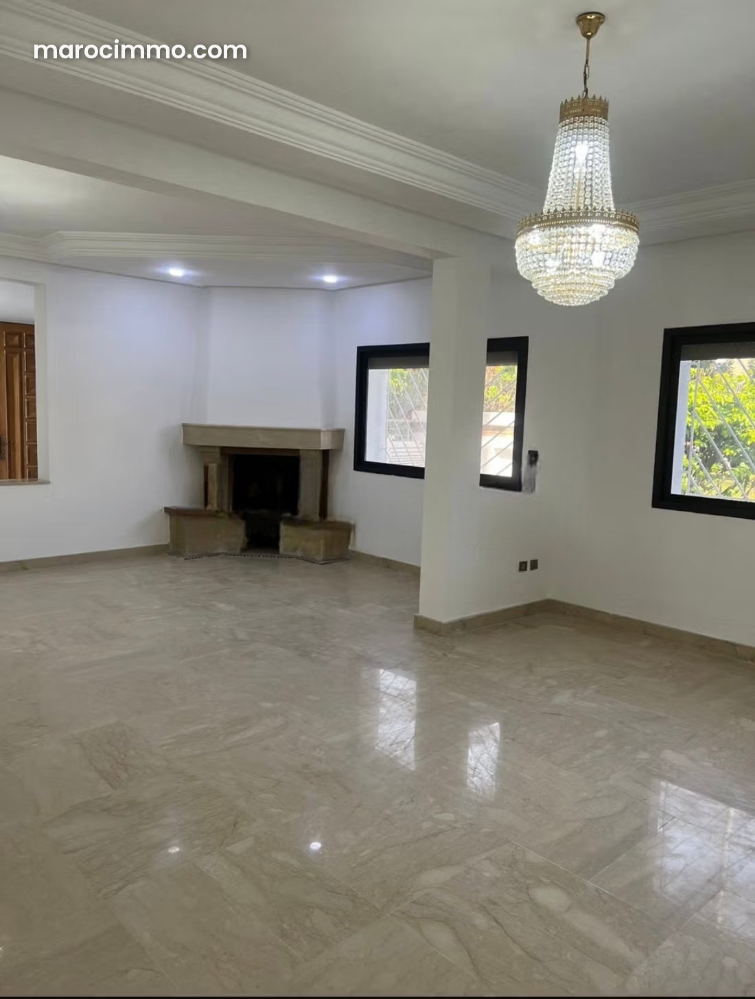 Bureau 300 m² villa R+2 à louer Riyad, Rabat — Rabat