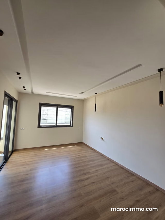 À Louer: Appartement Spacieux et Lumineux Menzeh — 2