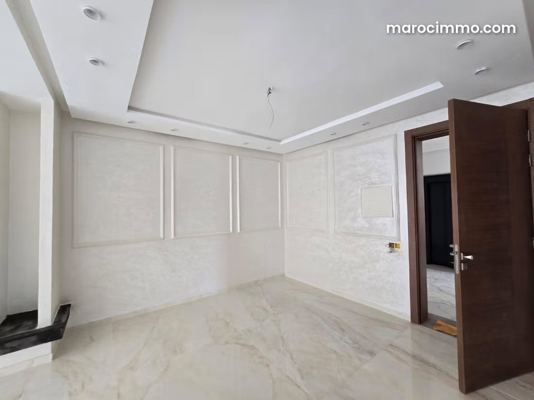 Appartement 142 m² avec piscine et jardin, Souissi, Rabat — Rabat