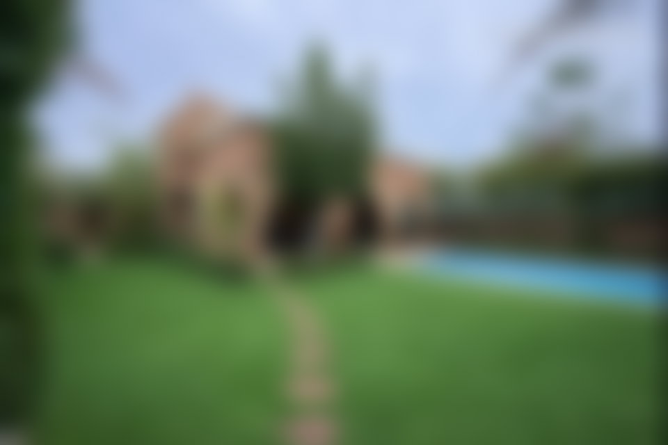 فيلا بحديقة ومسبح للبيع بطريق أوريكا مراكش
