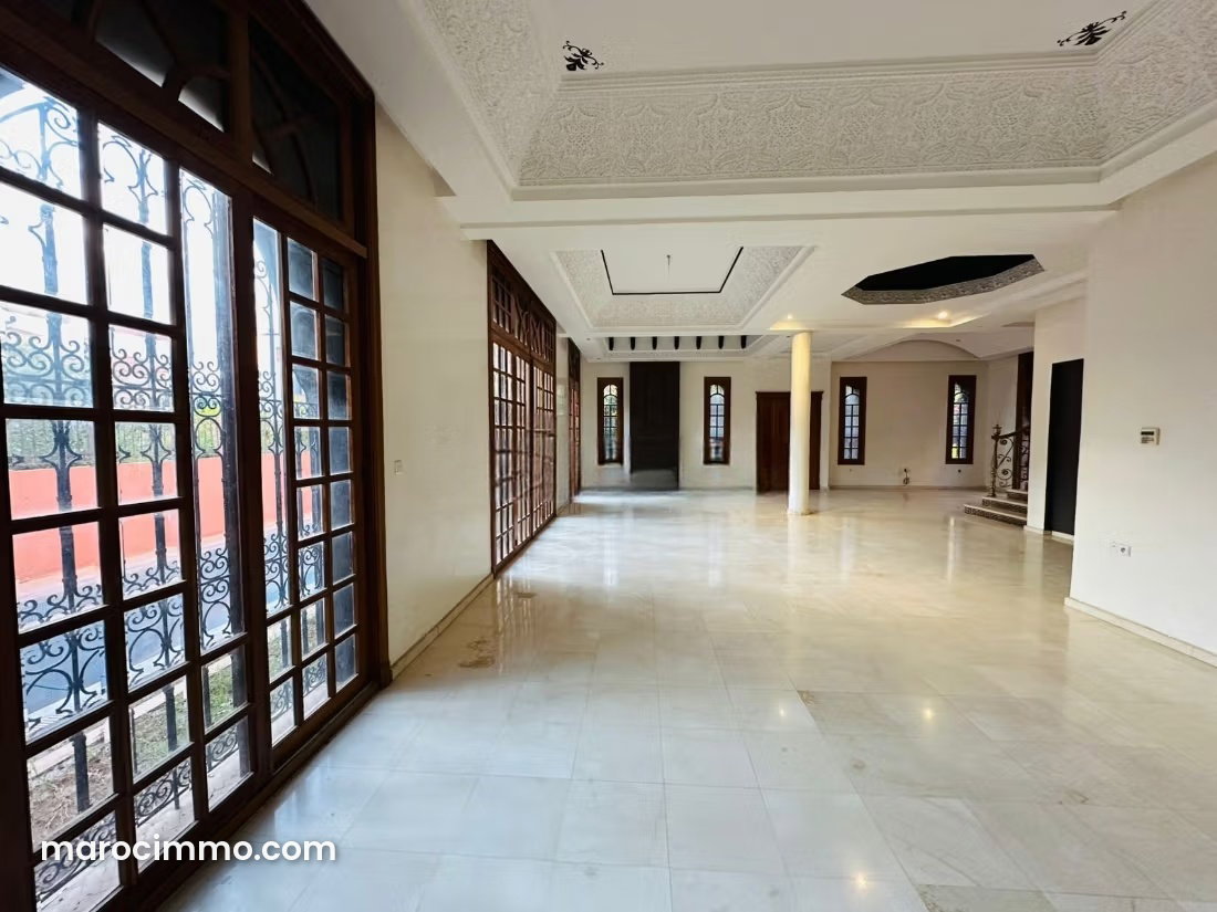 400 sqm Villa with Pool and Garden in Hay Targa, Marrakech — Marrakesh