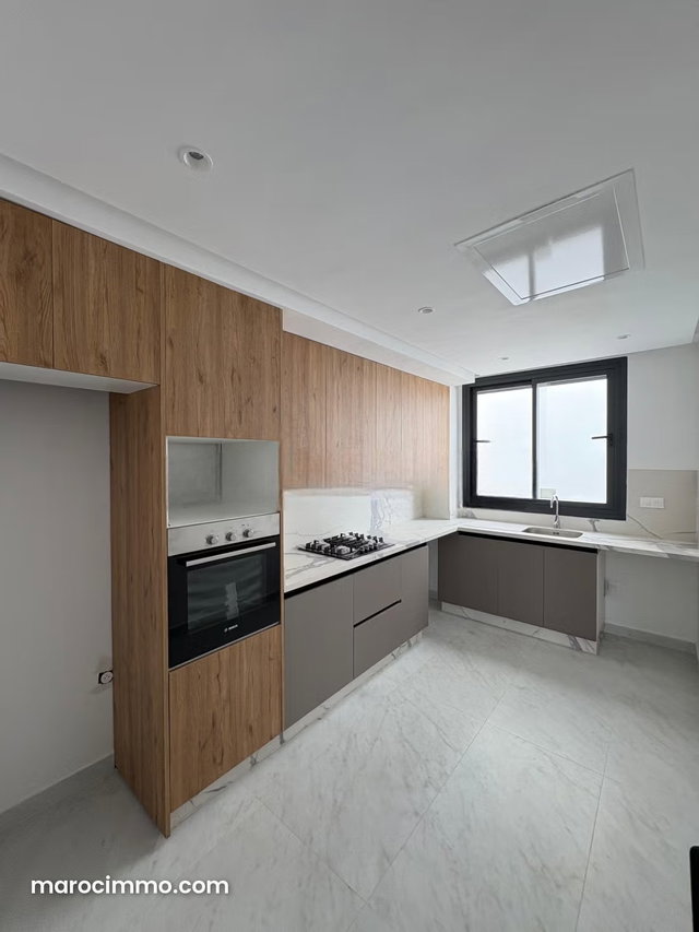 Appartement neuf vide — 5