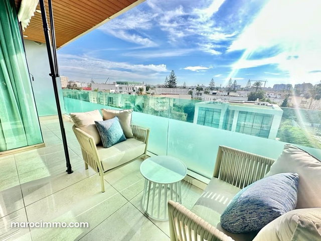 Burgundy/1 bedroom apartment no overlooking — 2