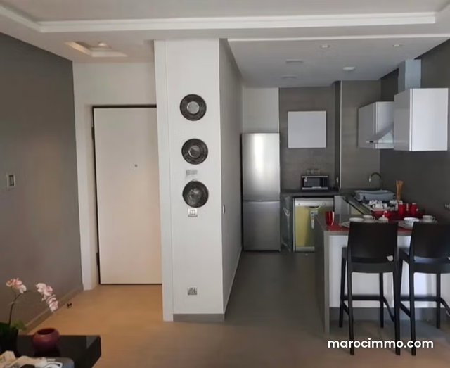 Très jolie studio à louer à cfc — 3
