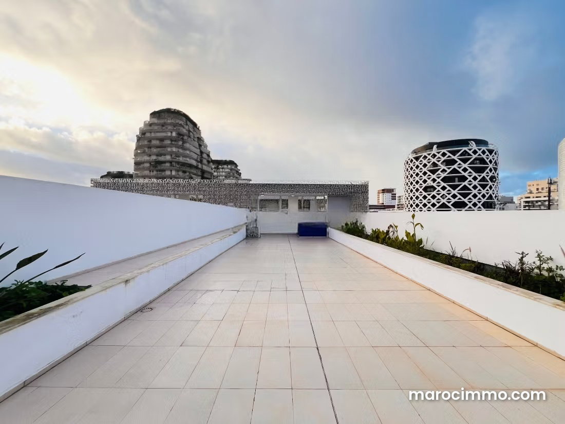230 sqm Top-Floor Apartment, Casablanca Finance City — Casablanca