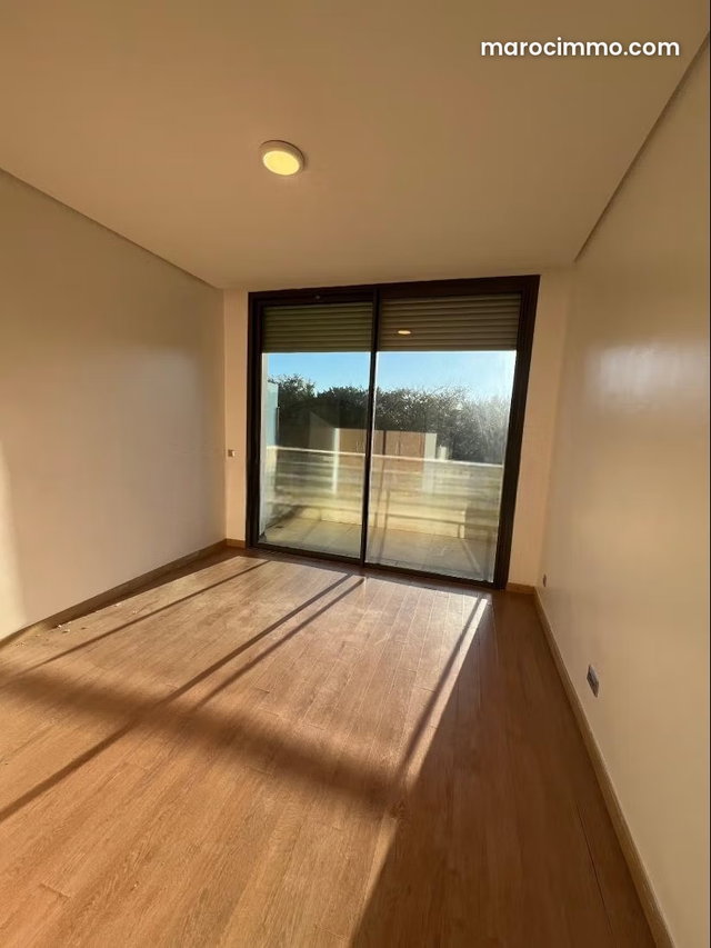 Location villa de luxe à Ville Verte. Superficie 370 m². Air conditionné et cheminée — 5