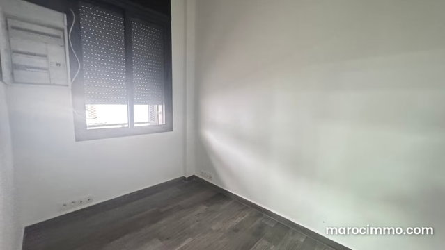 Offices for Rent in Mers Sultan Rue d’Agadir. Total Area 76 m². Double Glazed Windows — 4