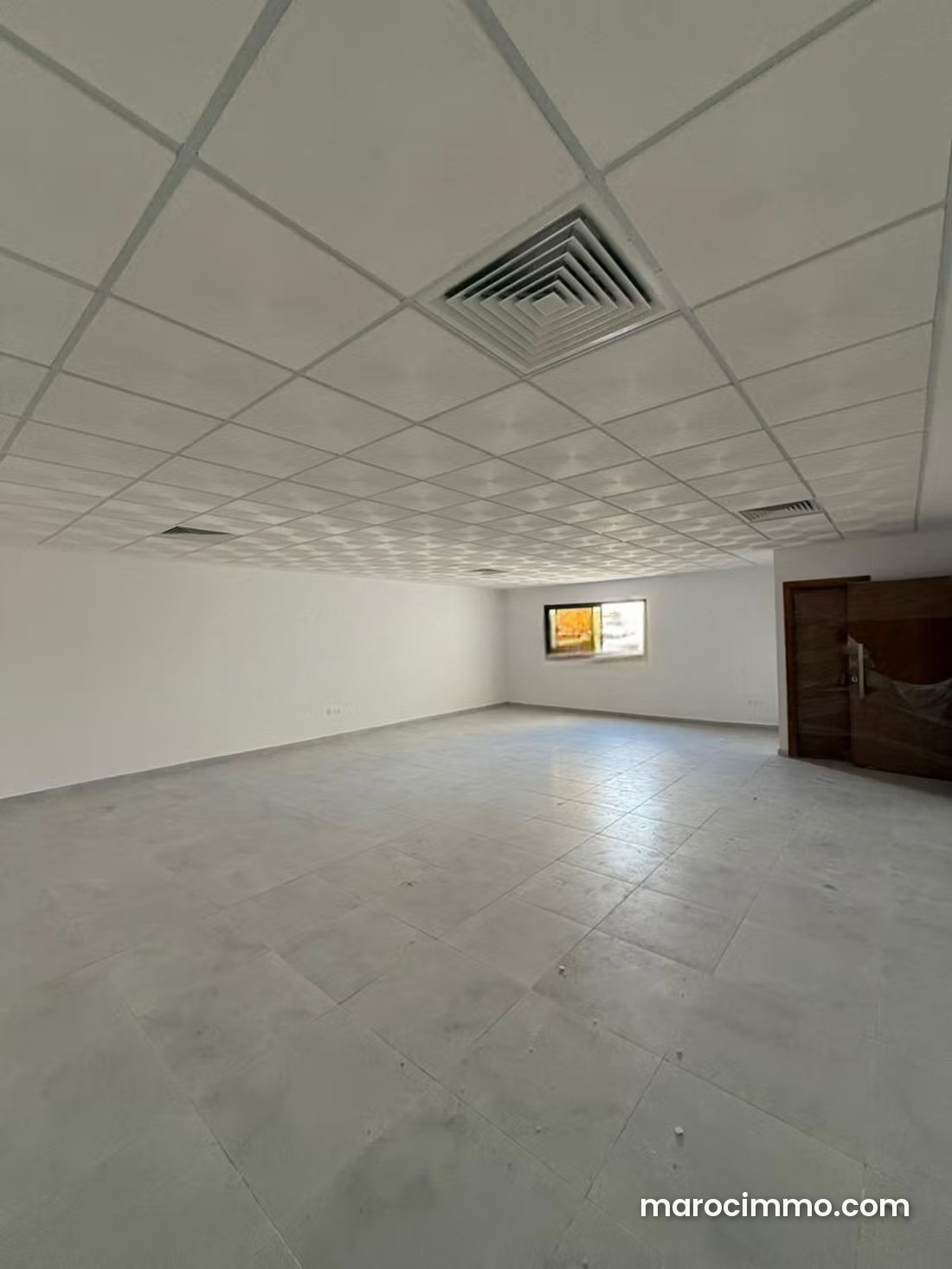 73 sqm Office on the 9th Floor in the Heart of Tangier — Tangier