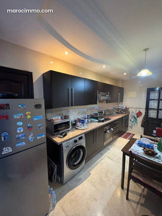 Bel Apt à Vendre Les Hopitaux — 5