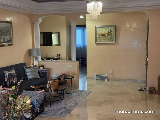 Bel Apt à Vendre Les Hopitaux — 2