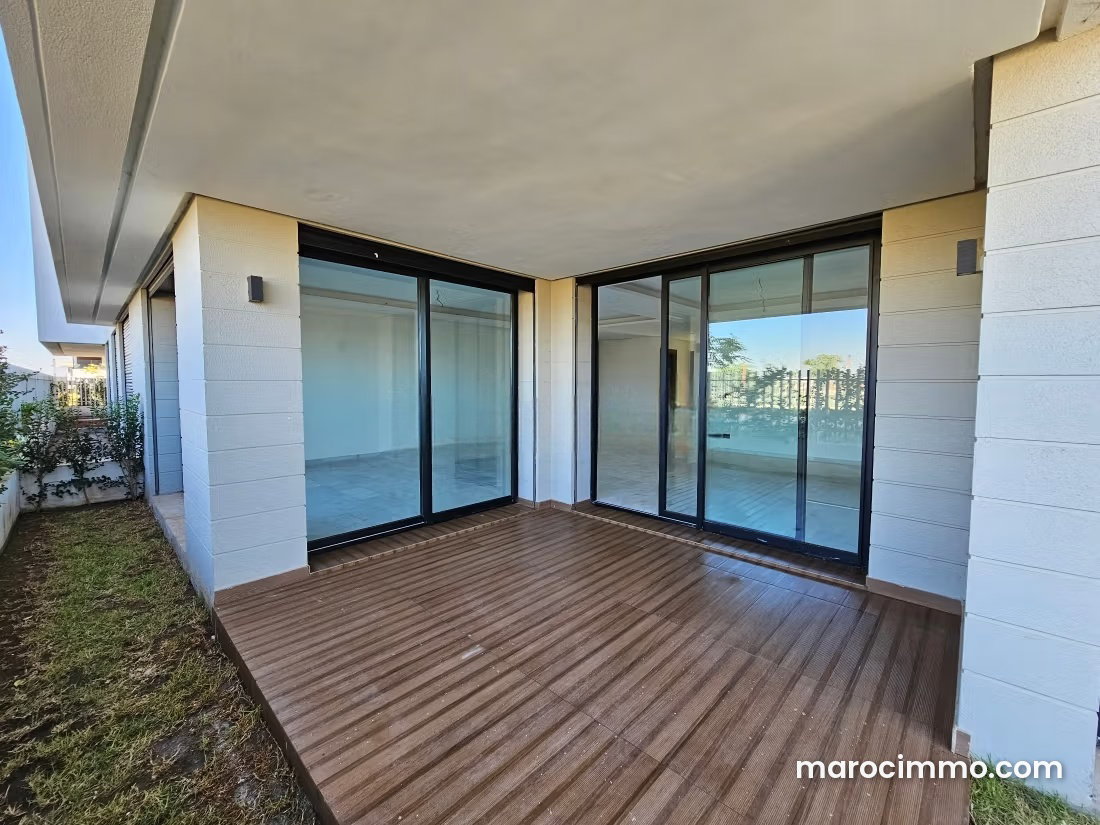 Appartement rez, de, jardin avec piscine à Bouskoura Ville Verte — Bouskoura
